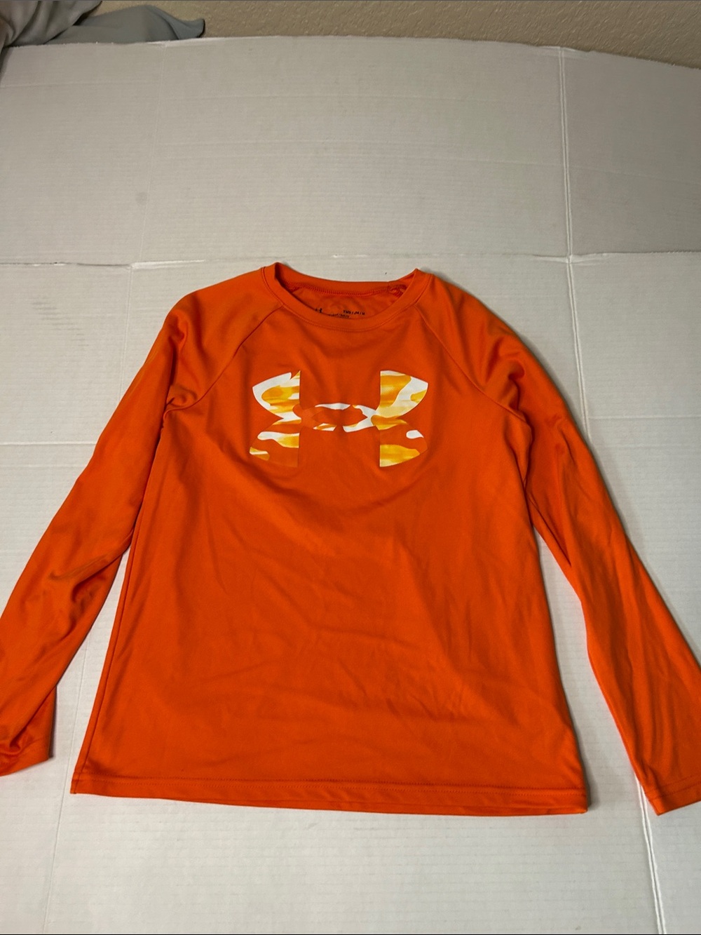 Under Armour Boys YMD Medium Orange Long Sleeve Performance Tee with Camo logo